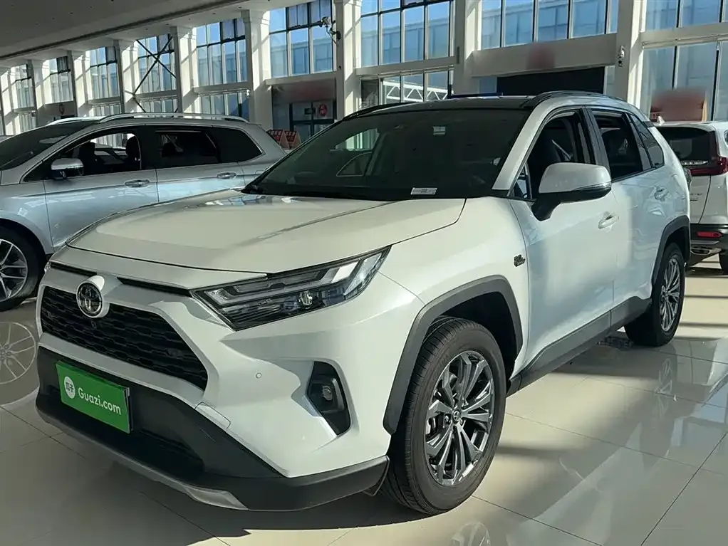 Toyota RAV4 — фото 8