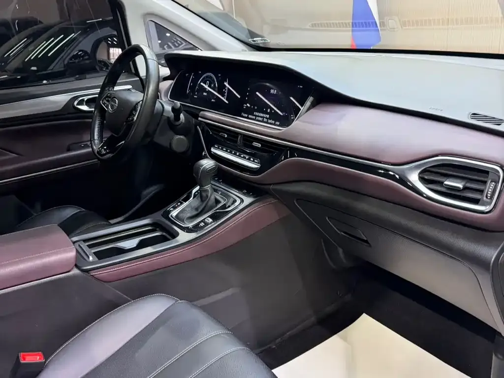 GAC Motor Trumpchi M6 — фото 7