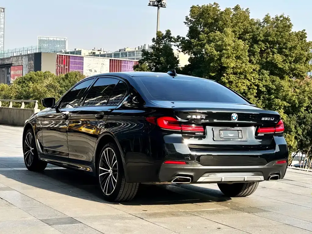 BMW 5 Series — фото 9