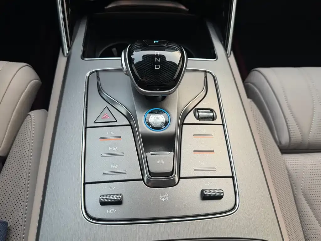 BYD Tang New Energy 2025 из CN, фото 8