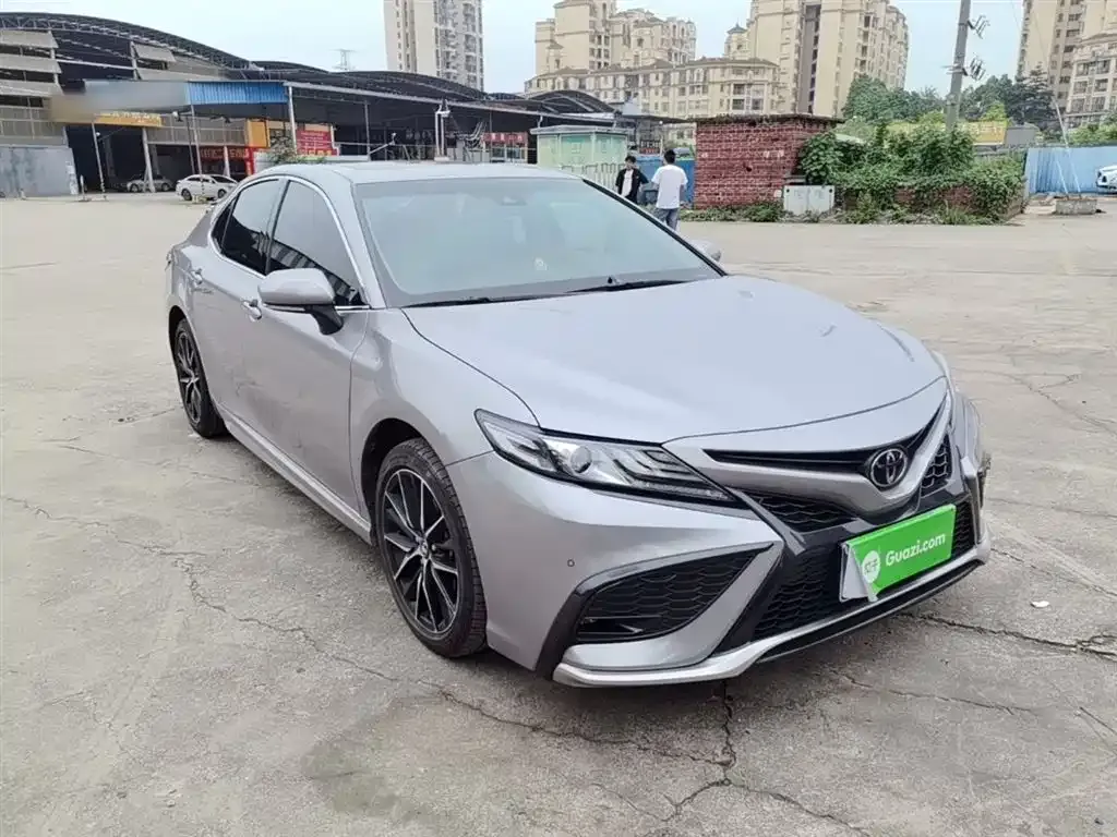 Toyota Camry — фото 10