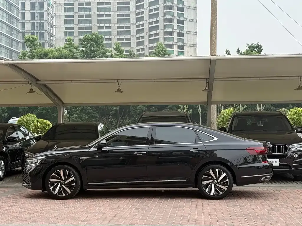 Volkswagen Passat — фото 3
