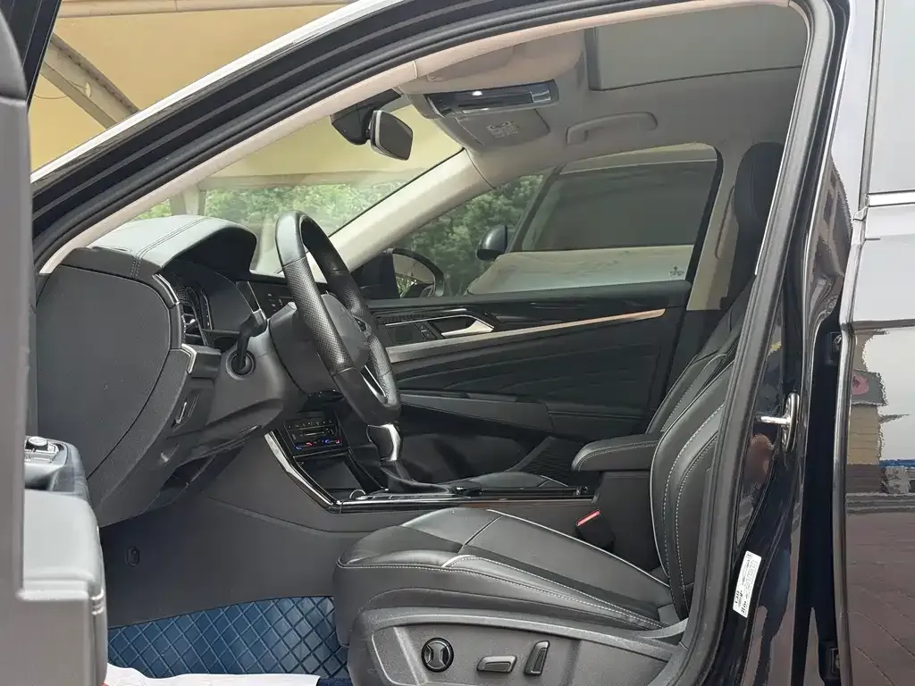 Volkswagen Passat — фото 6