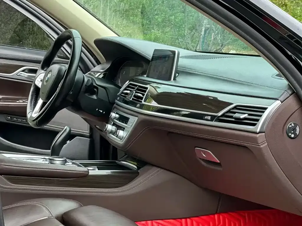BMW 7 Series 2021 из CN, фото 6