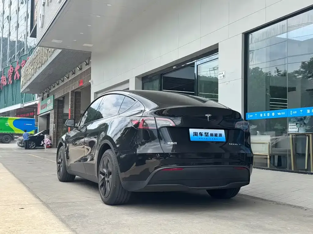 Tesla Model Y 2024 из CN, фото 5