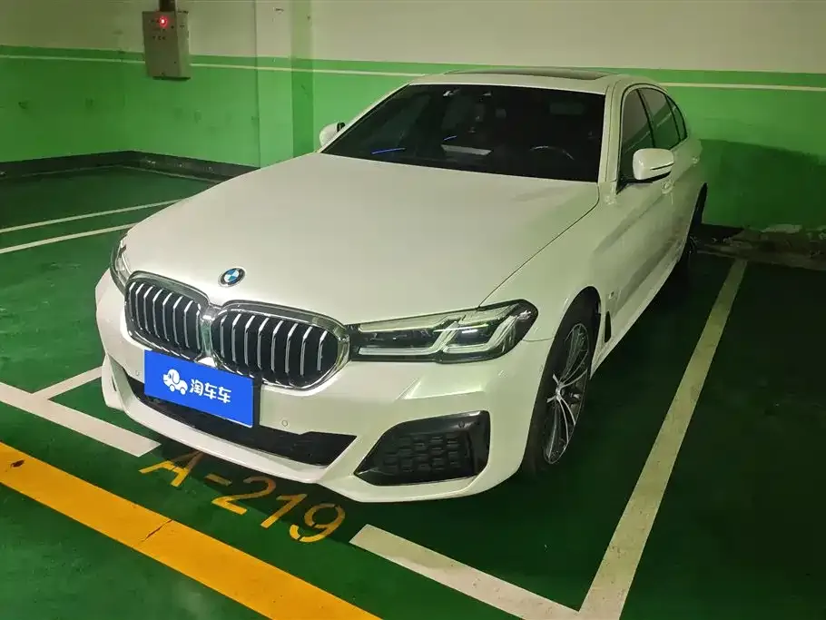 BMW 5 Series — фото 1