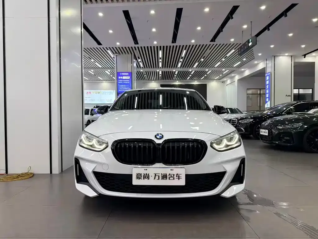 BMW 1 Series 2021 из CN, фото 2