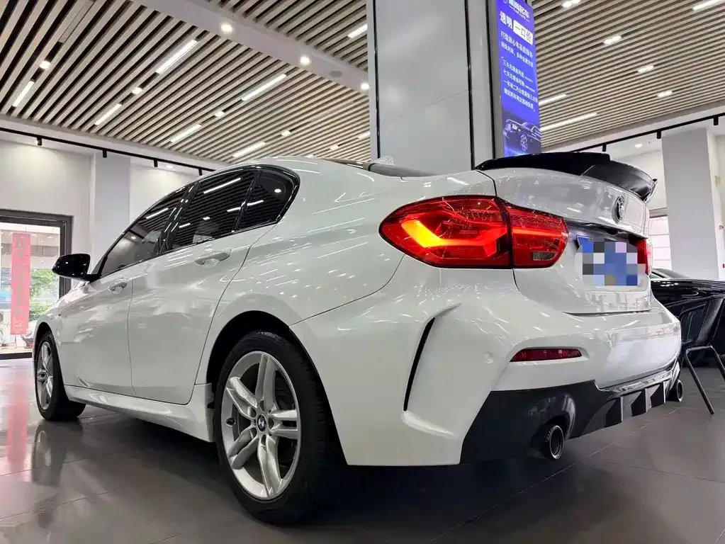 BMW 1 Series 2021 из CN, фото 9