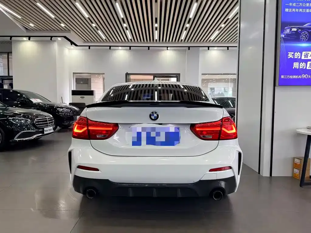 BMW 1 Series 2021 из CN, фото 3
