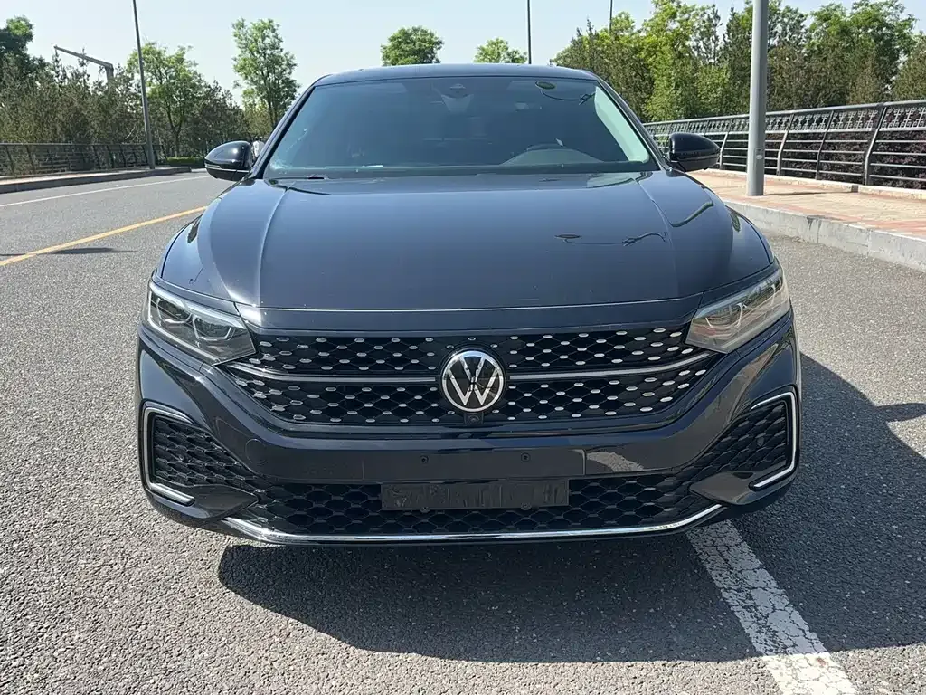 Volkswagen Passat — фото 7