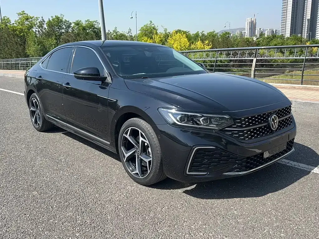 Volkswagen Passat — фото 8