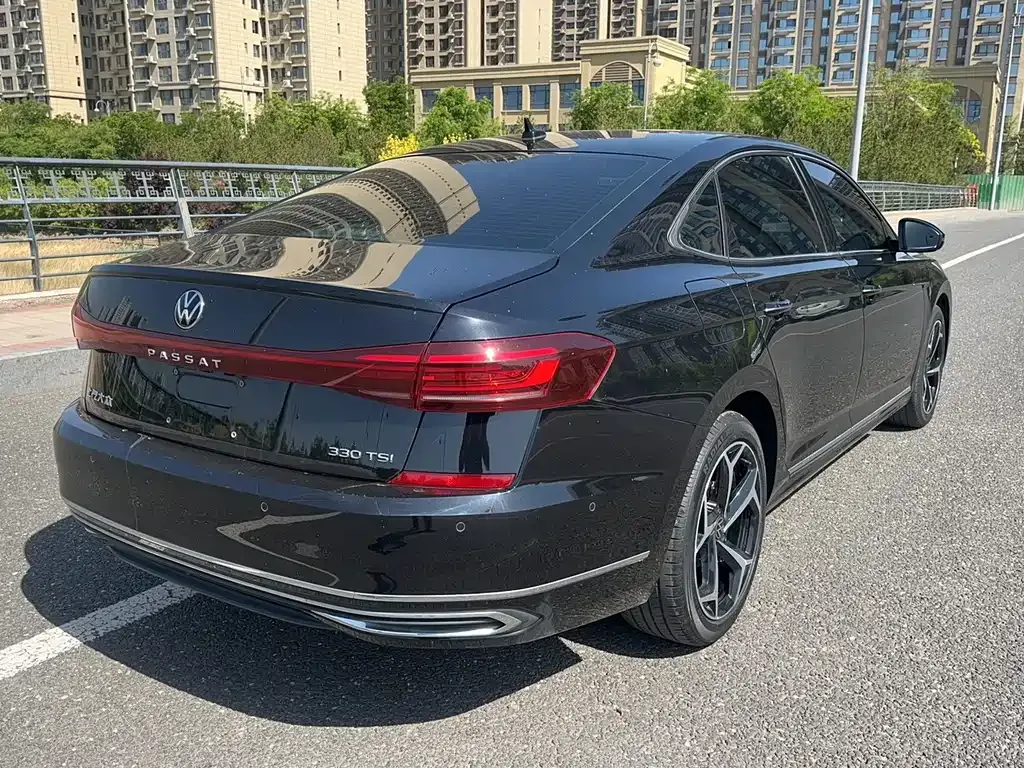 Volkswagen Passat — фото 3