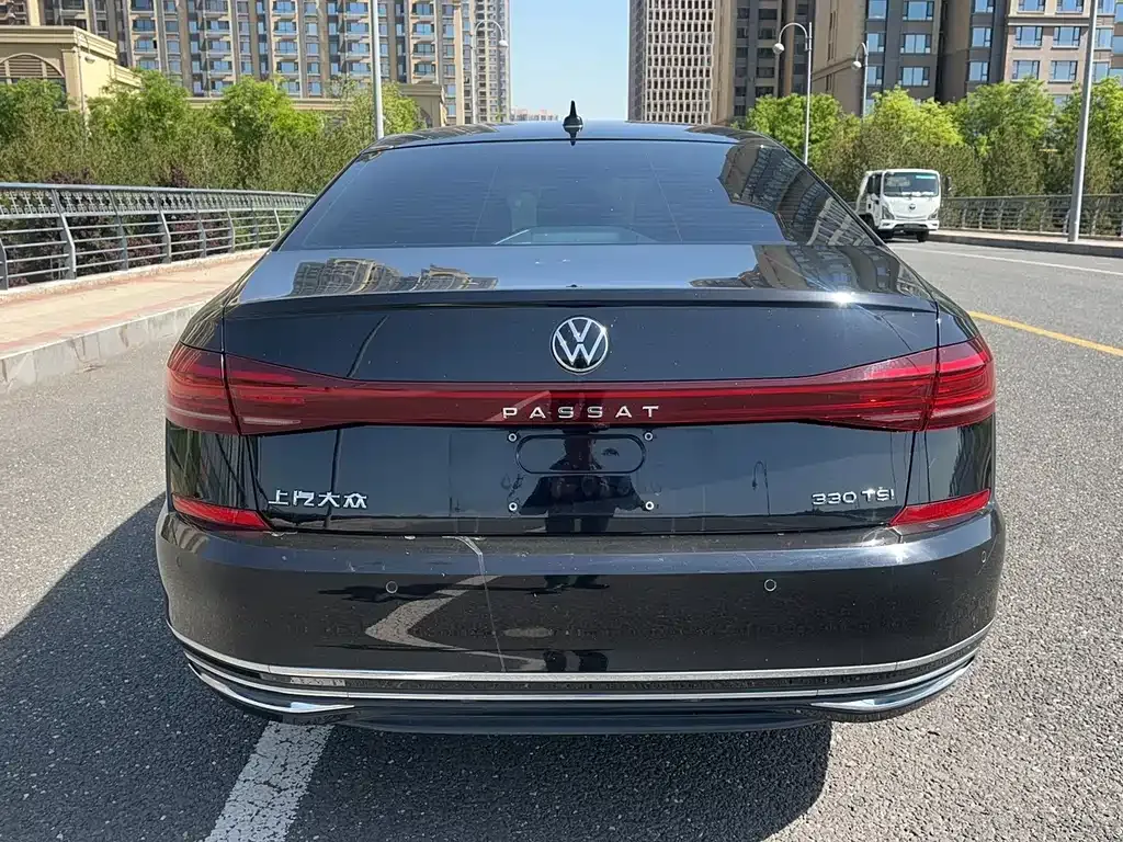 Volkswagen Passat — фото 5