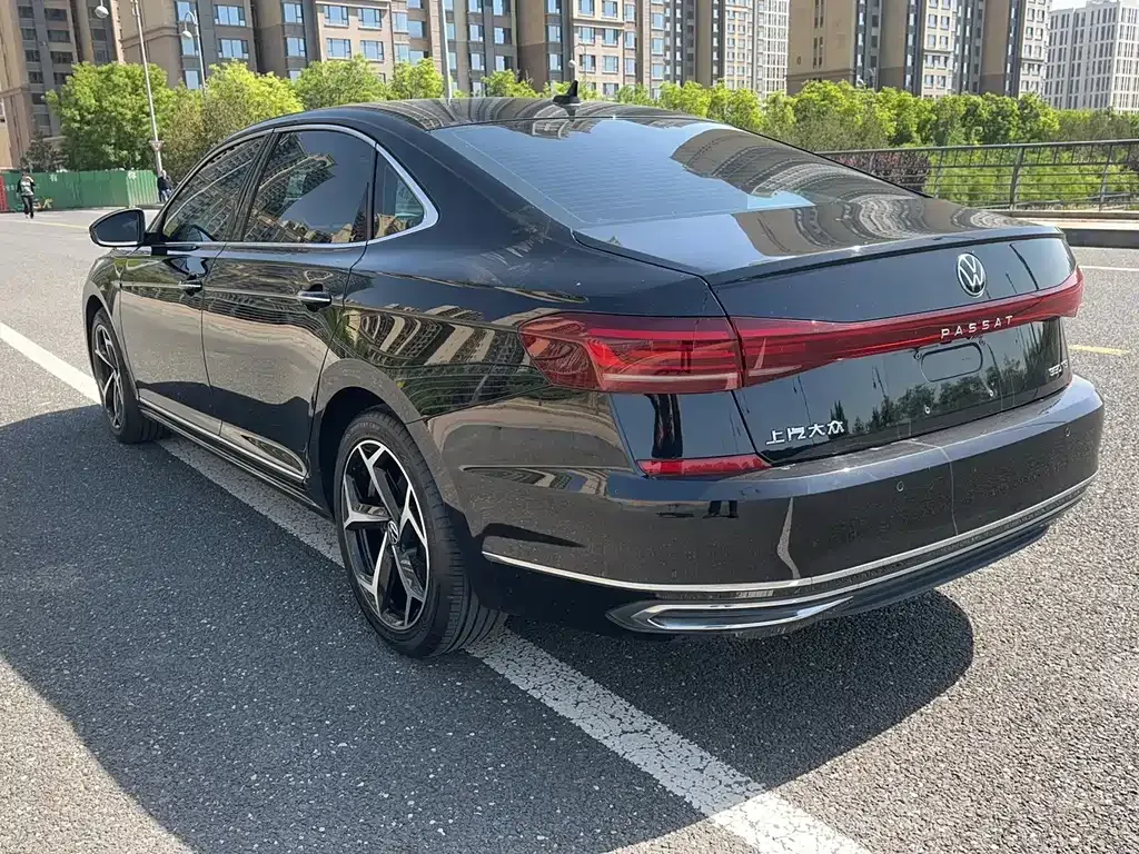 Volkswagen Passat — фото 6