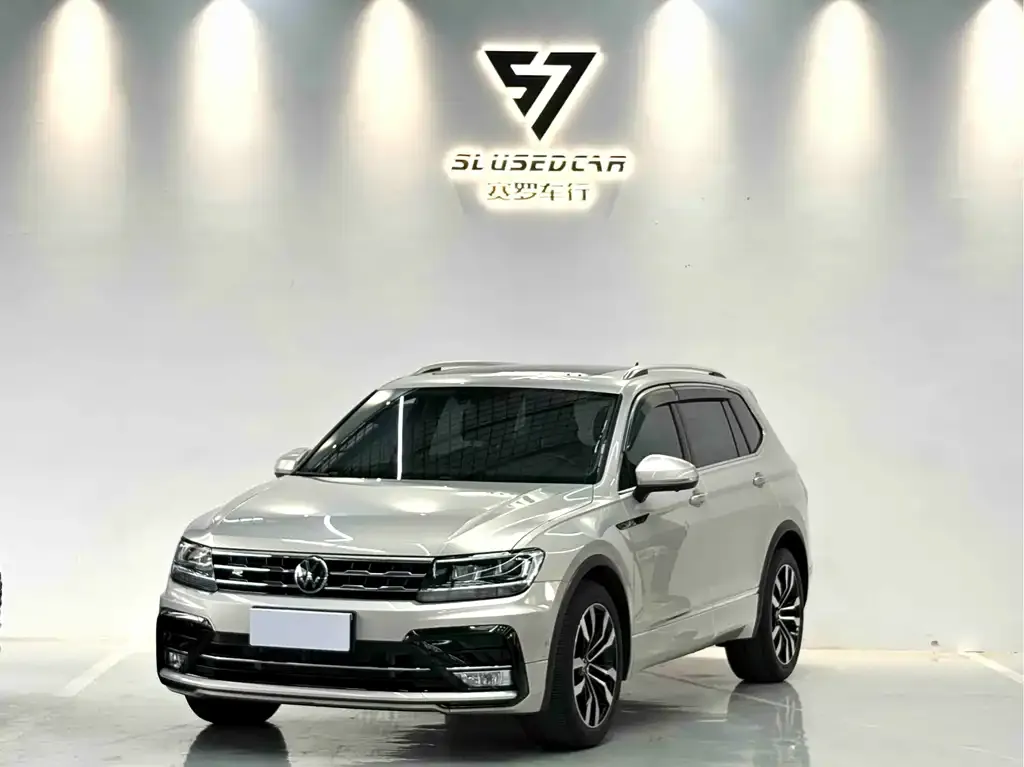 Volkswagen Tiguan L — фото 1