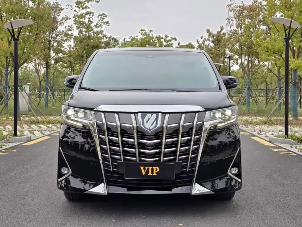 Toyota Alphard — фото 9