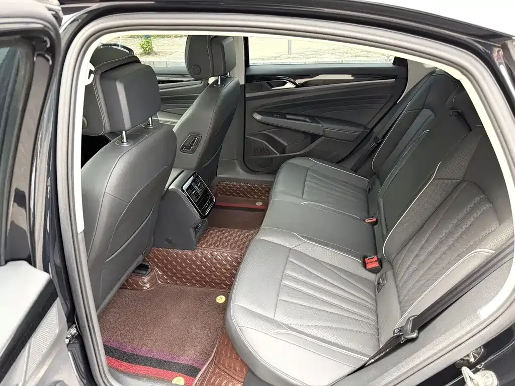 Volkswagen Passat — фото 2