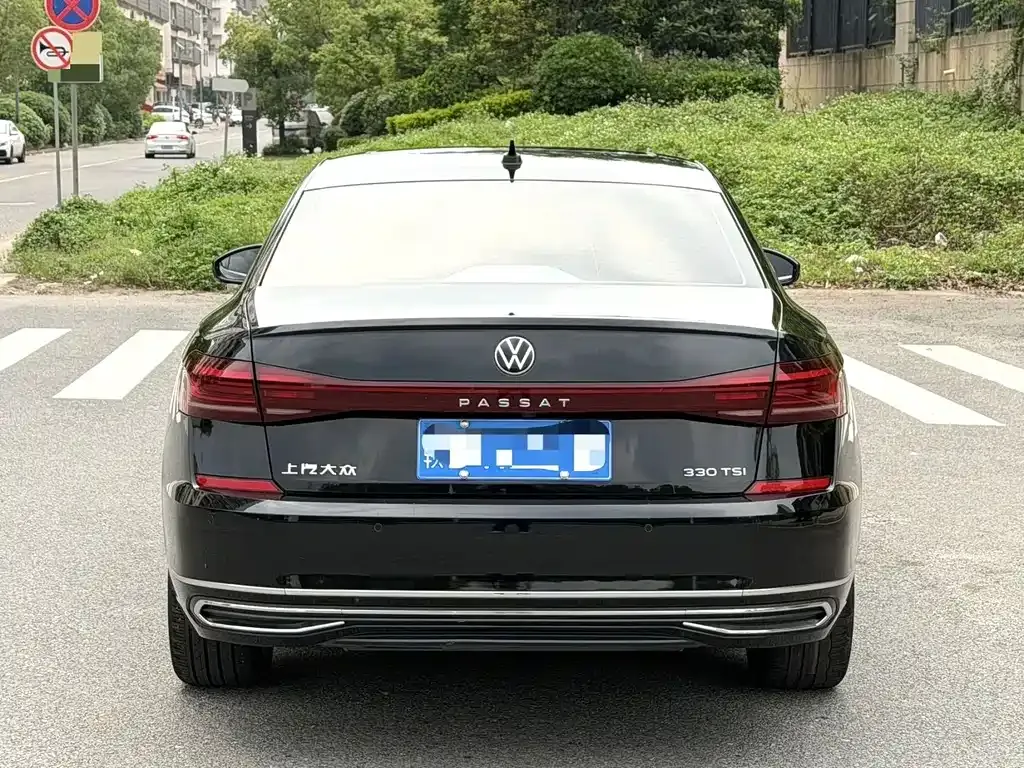 Volkswagen Passat — фото 5