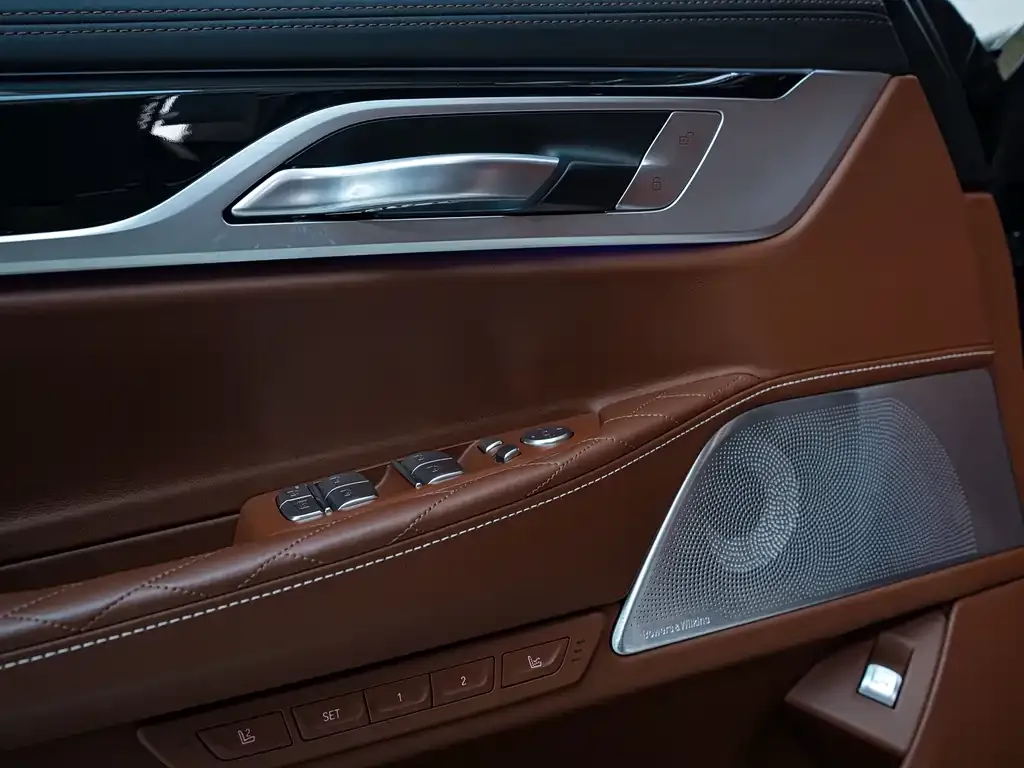BMW 7 Series 2021 из CN, фото 8