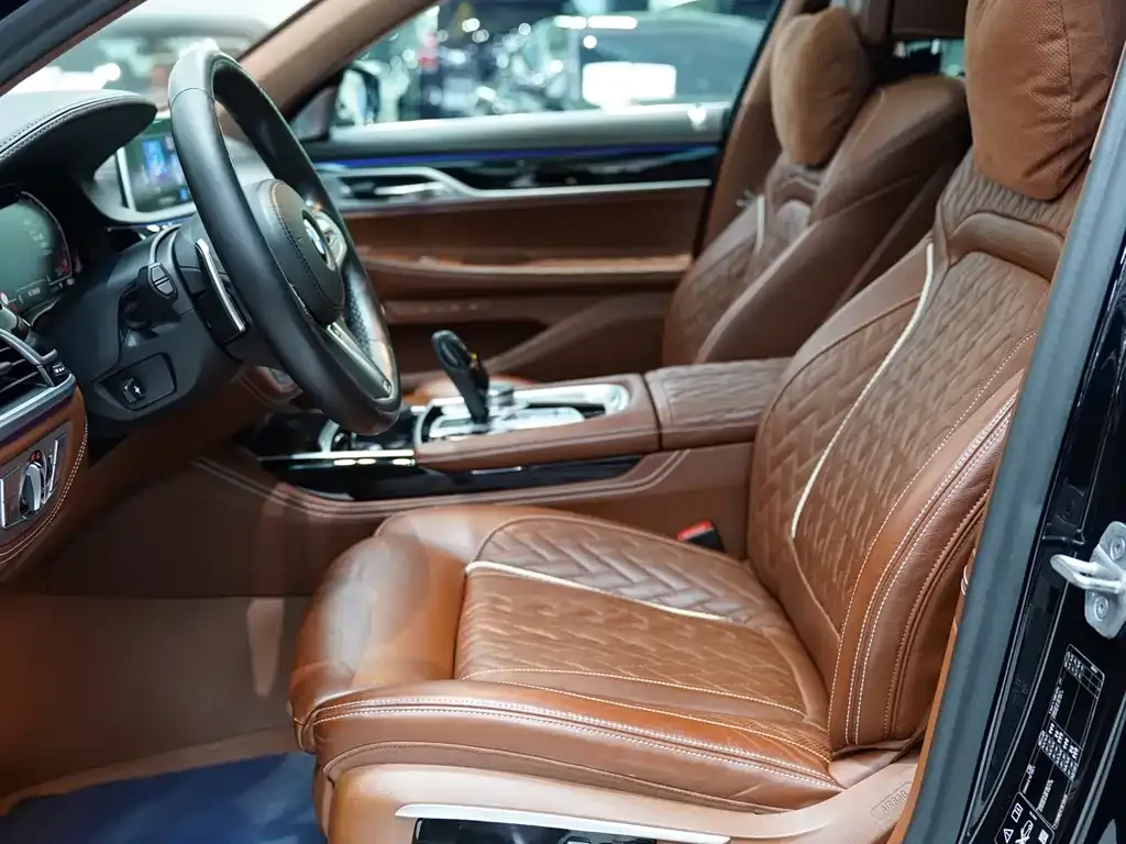 BMW 7 Series 2021 из CN, фото 6