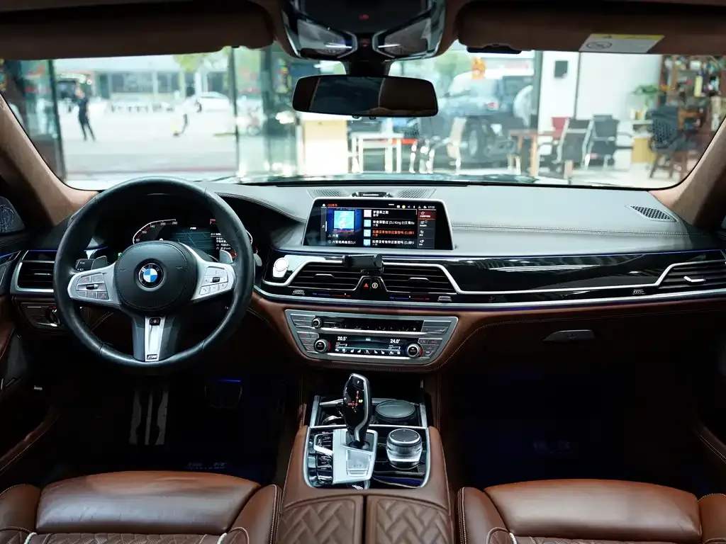 BMW 7 Series 2021 из CN, фото 9