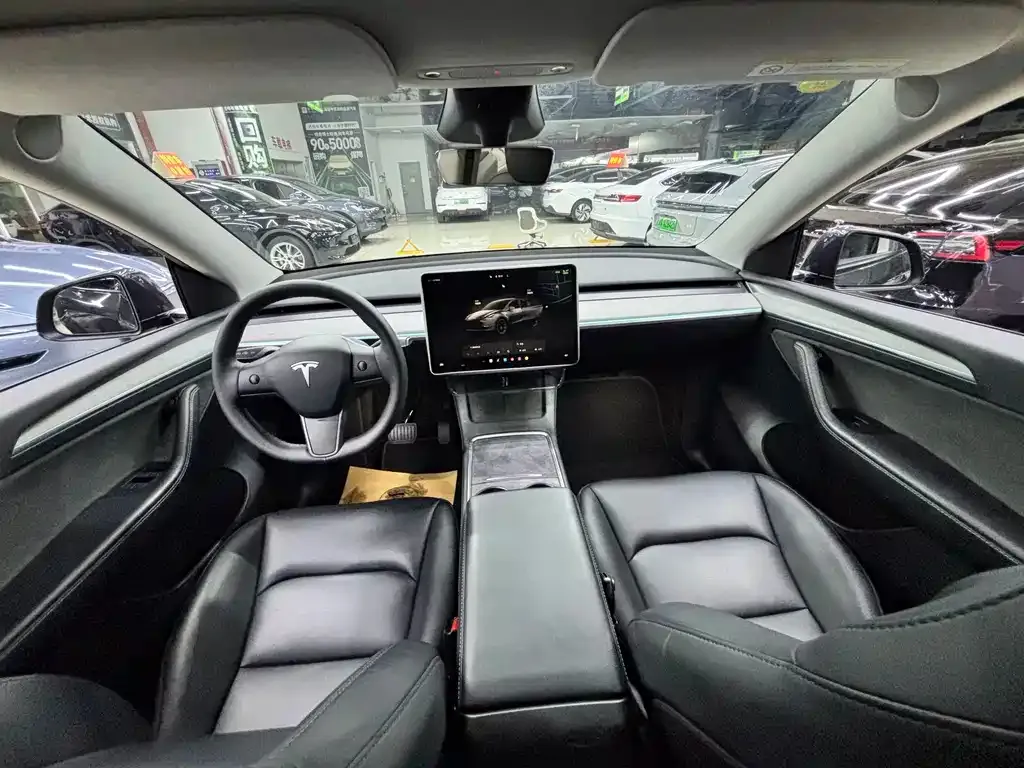 Tesla Model Y — фото 4