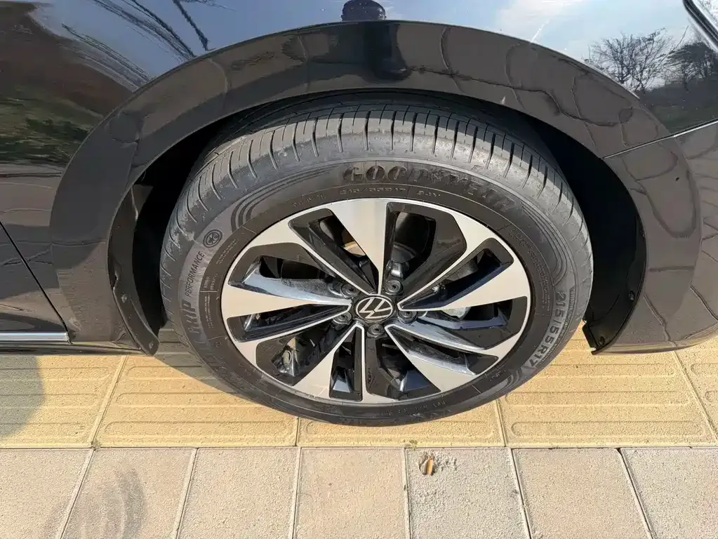 Volkswagen Passat — фото 2
