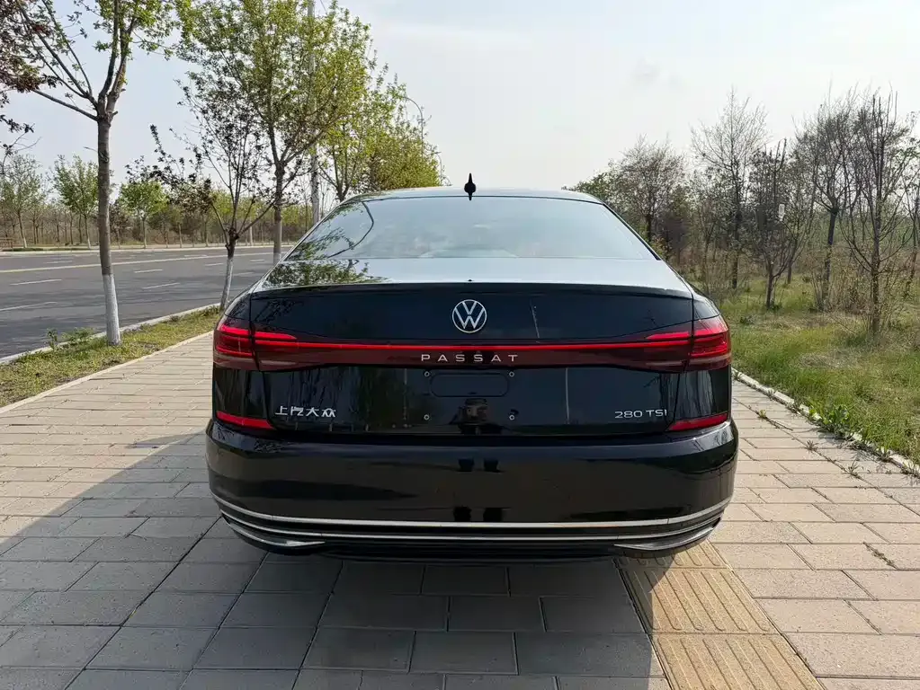 Volkswagen Passat — фото 3