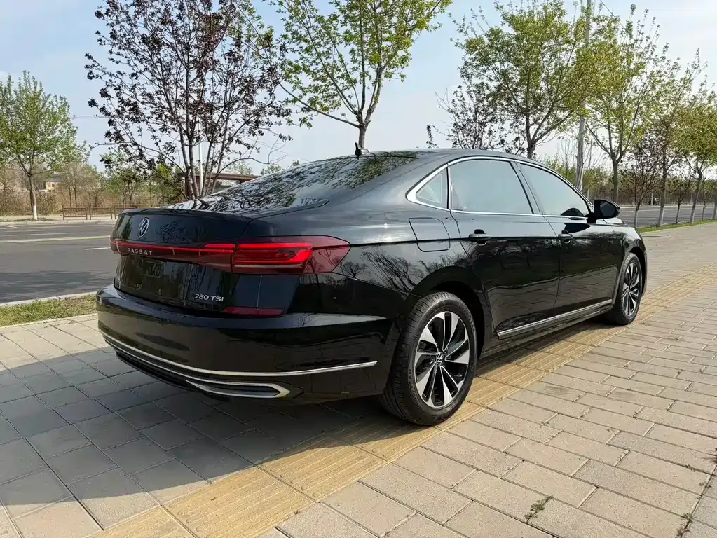 Volkswagen Passat — фото 10