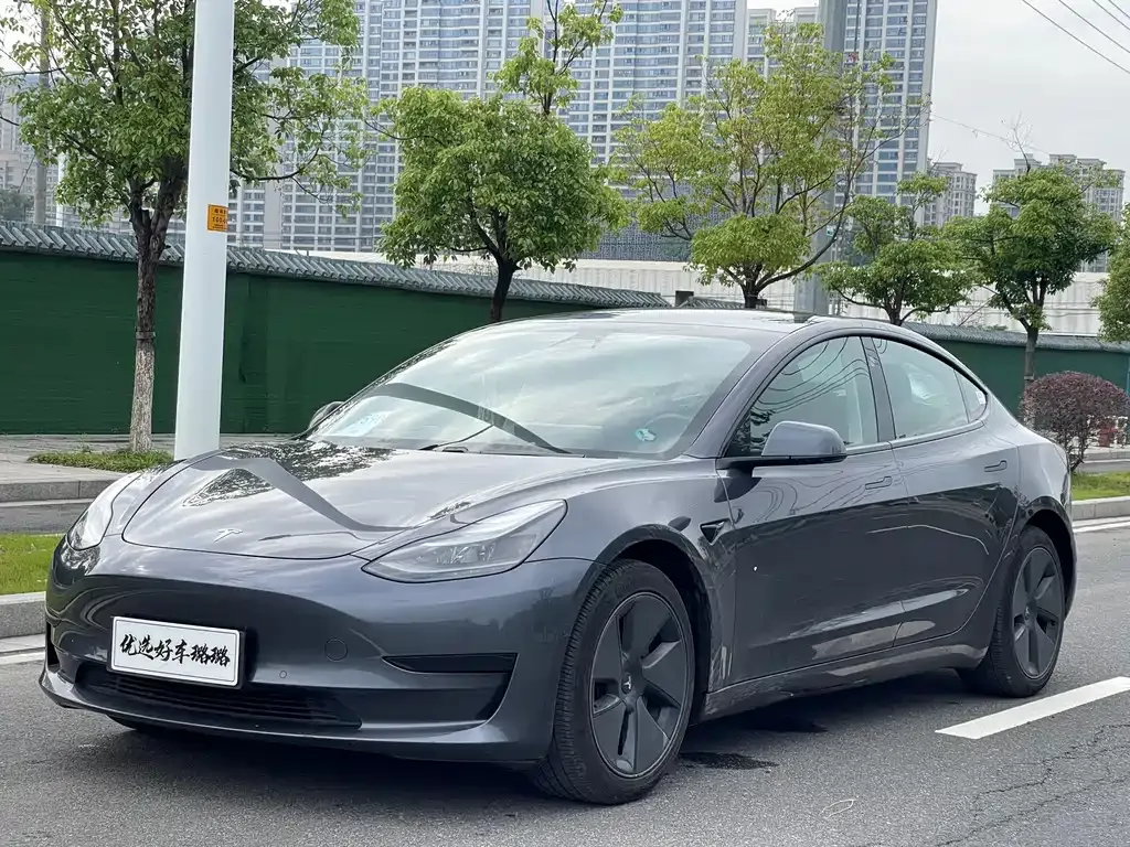Tesla Model 3 — фото 10