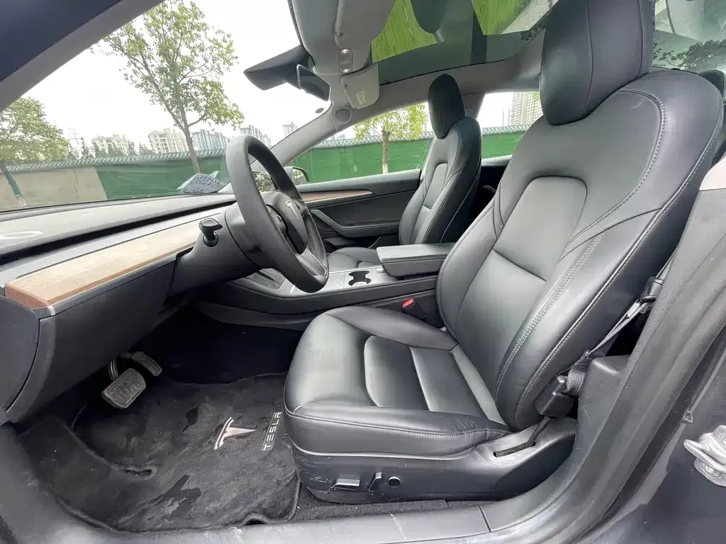 Tesla Model 3 — фото 4