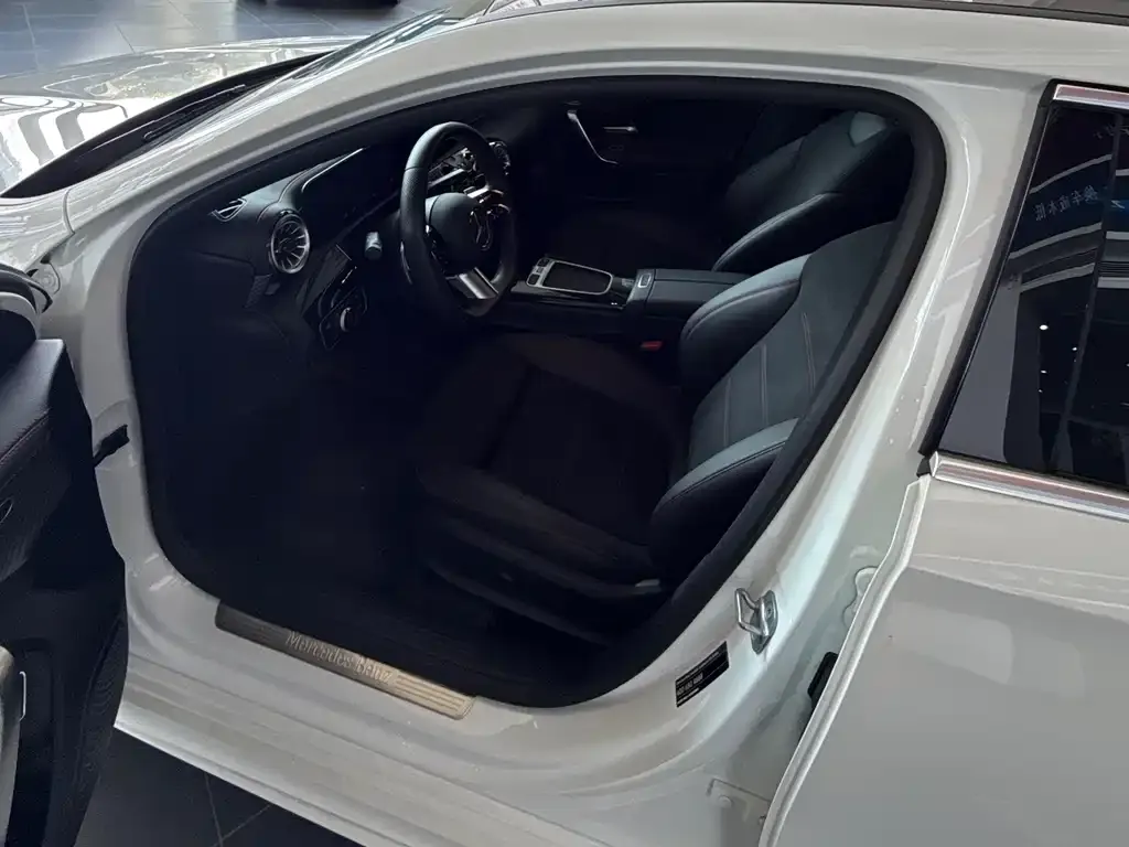 Mercedes-Benz A-Class — фото 10