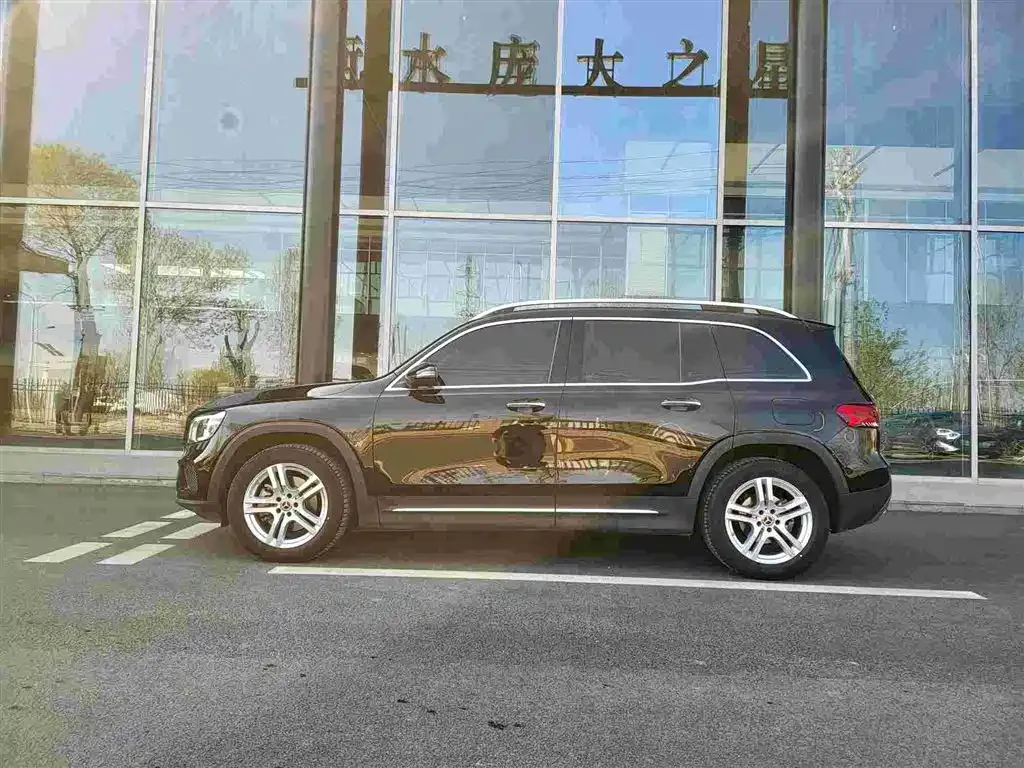 Mercedes-Benz GLB — фото 7