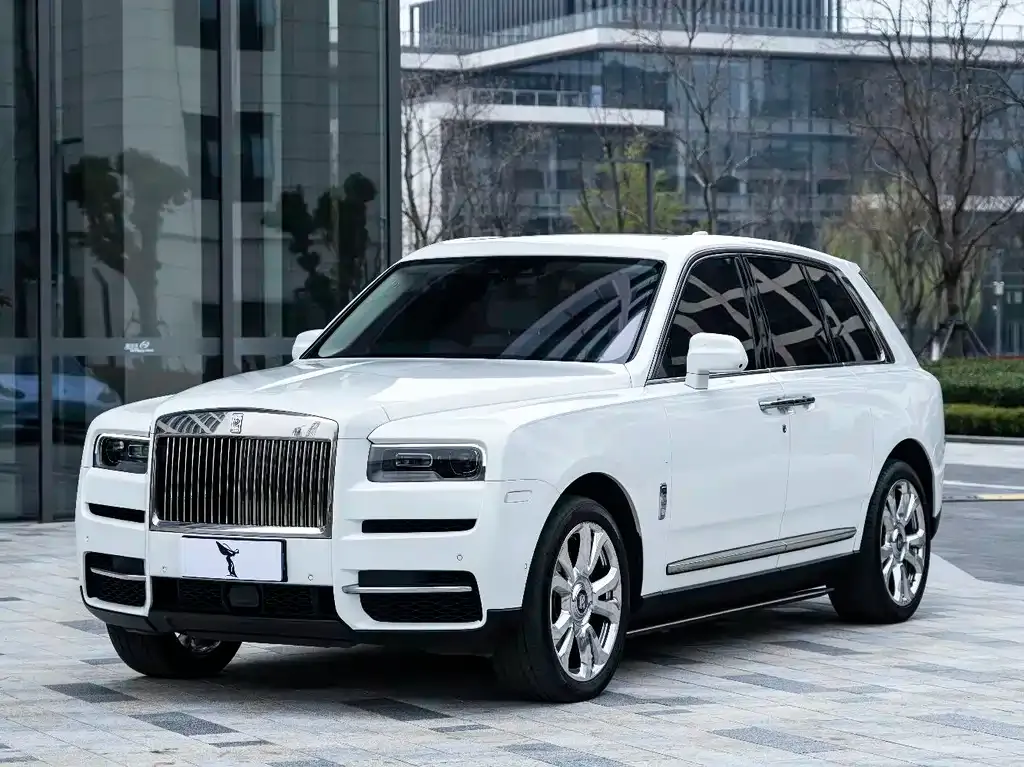 Rolls-Royce Cullinan — фото 1