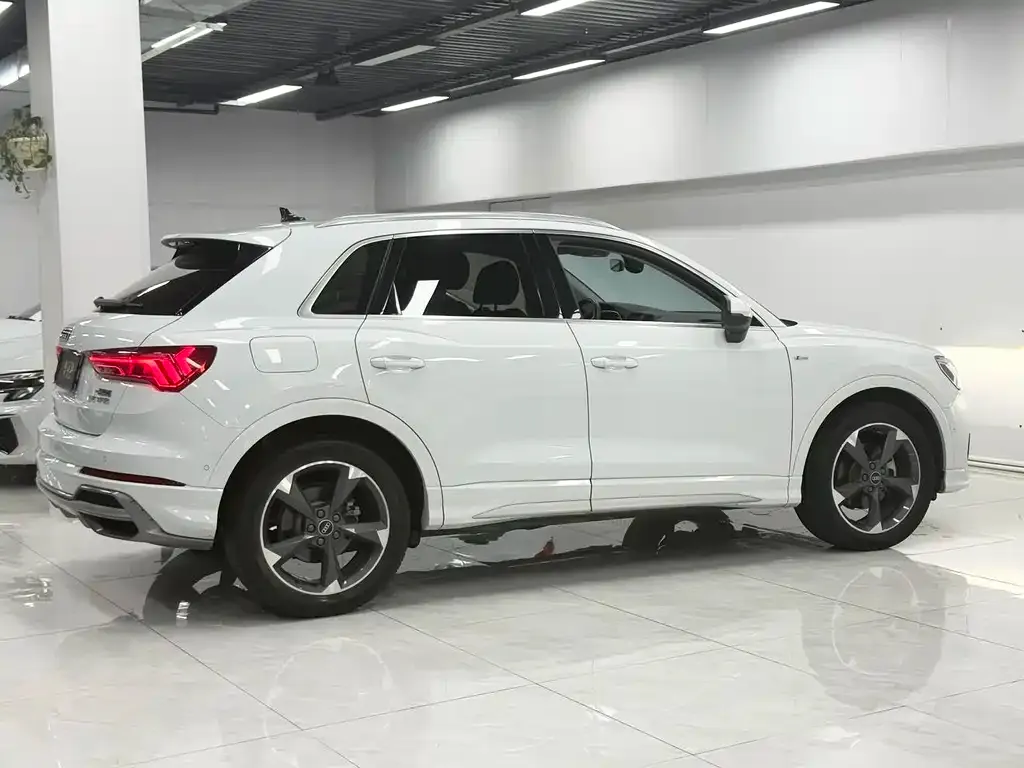 Audi Q3 — фото 6