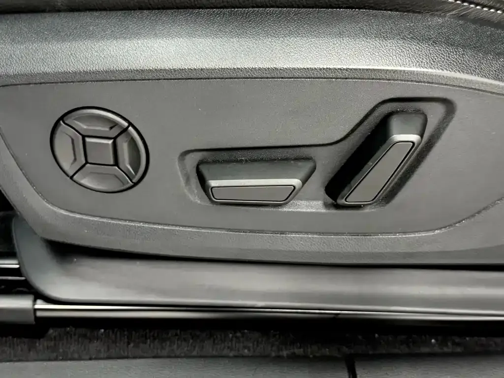 Audi Q3 — фото 10