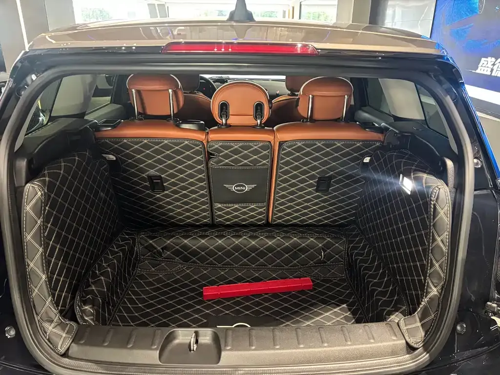 MINI Clubman — фото 10