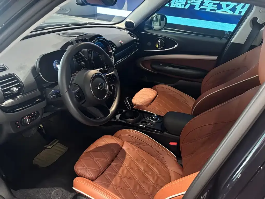 MINI Clubman — фото 4
