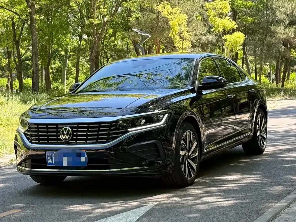 Volkswagen Passat — фото 1