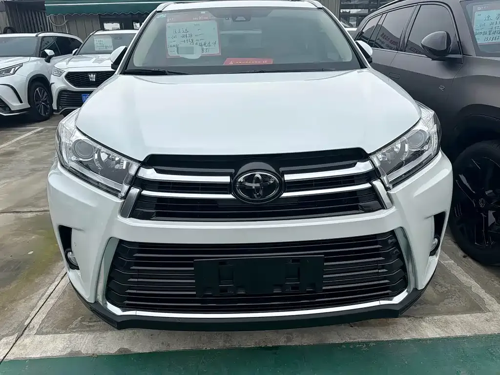 Toyota Highlander — фото 3