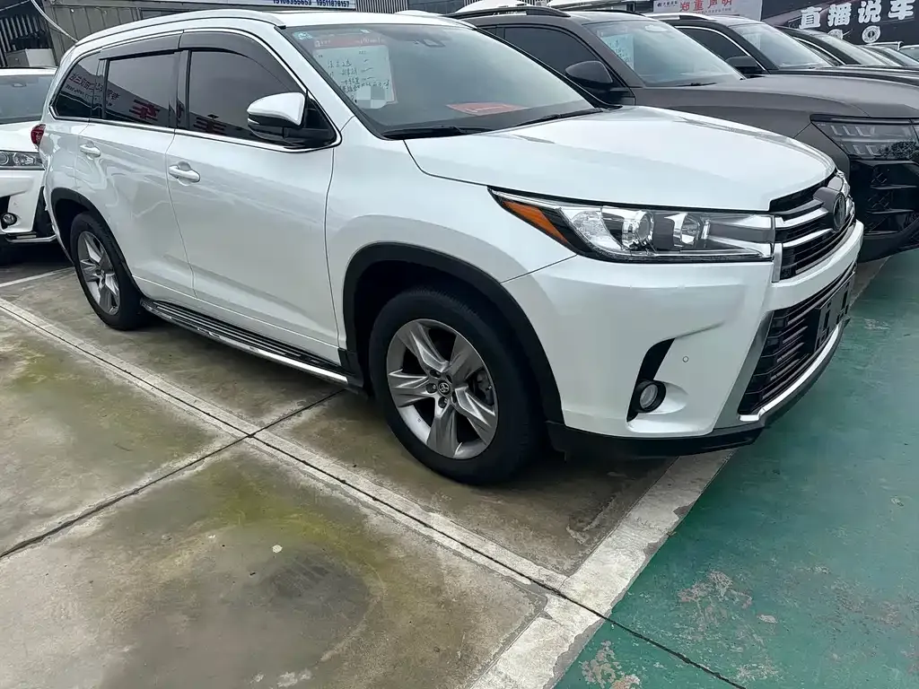 Toyota Highlander — фото 4