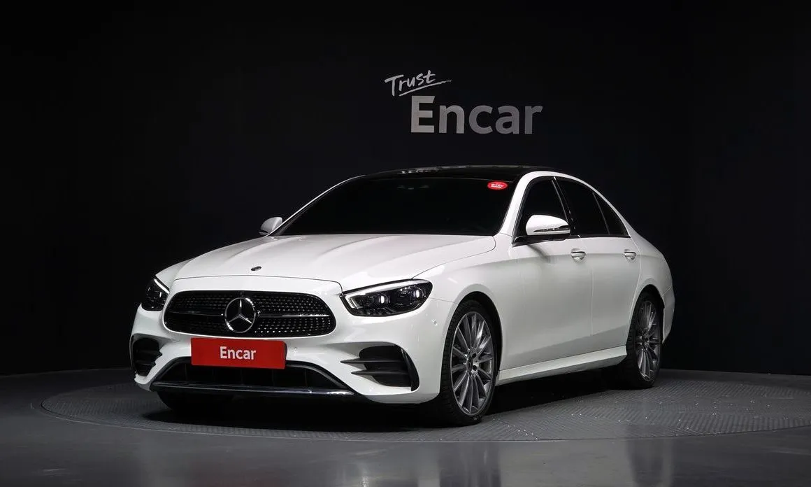 Mercedes-Benz E-Class — фото 1