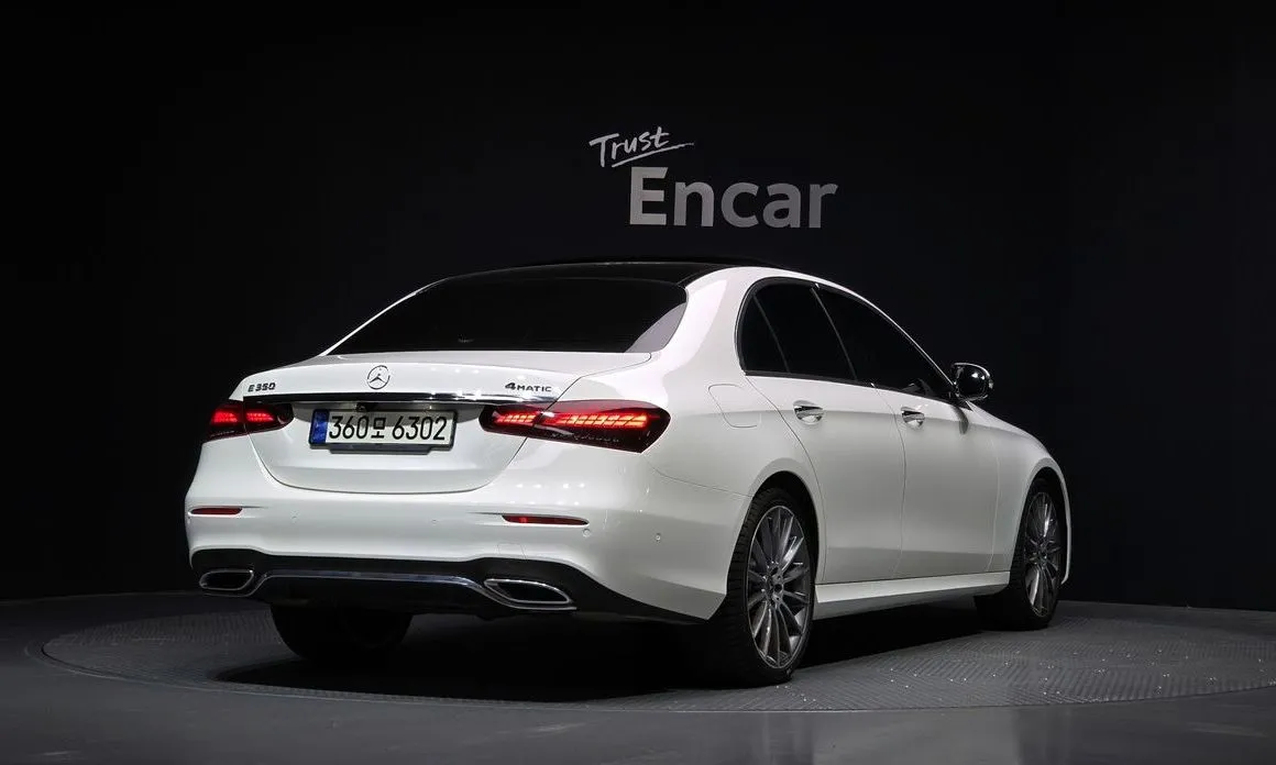 Mercedes-Benz E-Class — фото 4