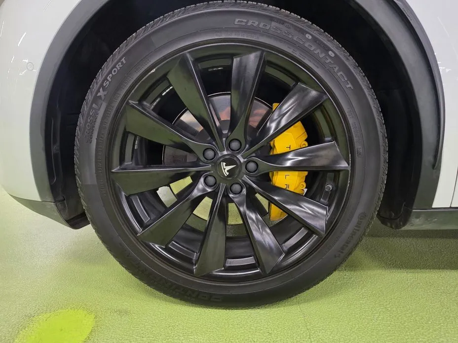 Tesla Model Y — фото 8