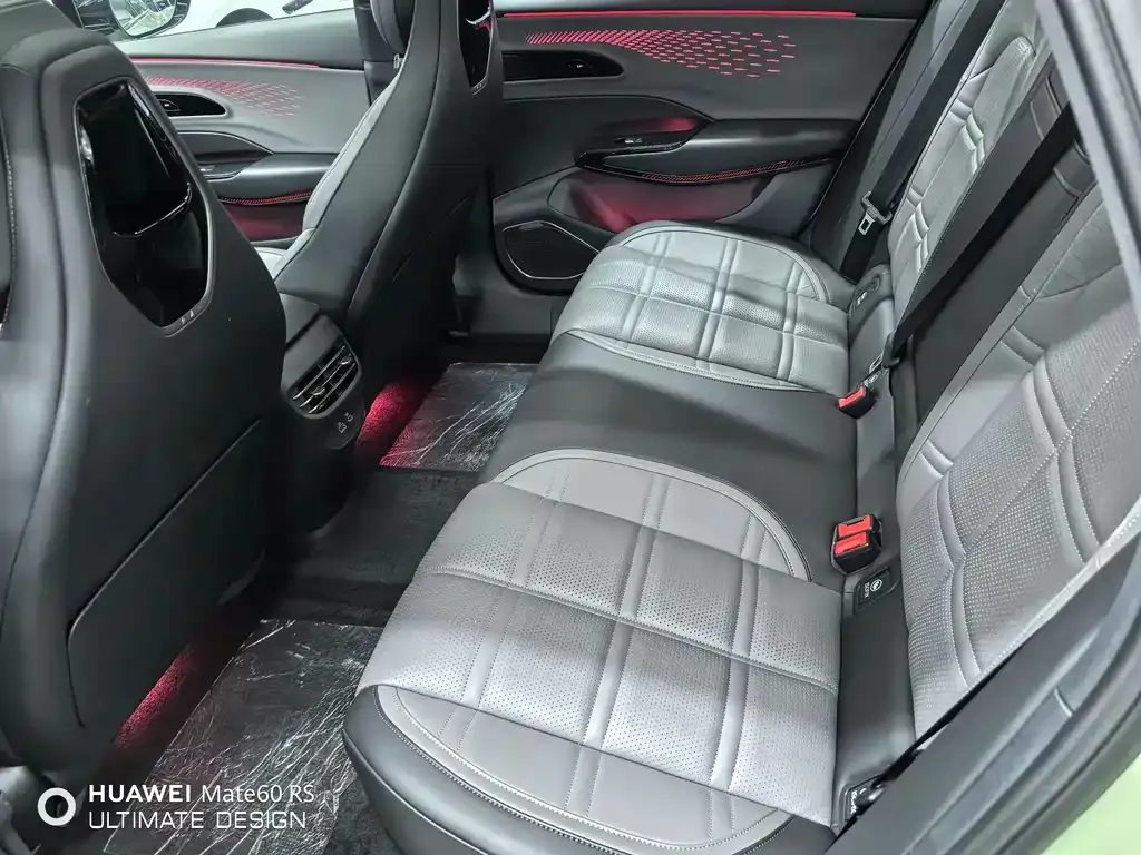 Hongqi EH7 2024 из CN, фото 2