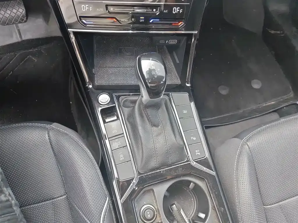 Volkswagen Passat — фото 10