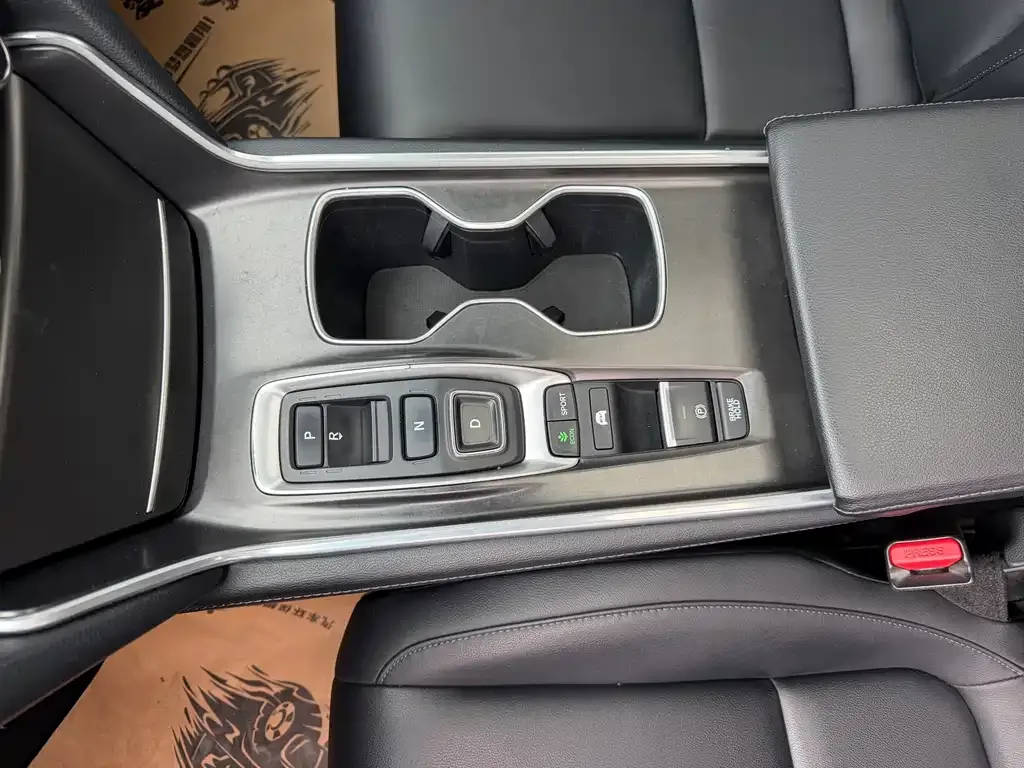 Honda Accord — фото 9