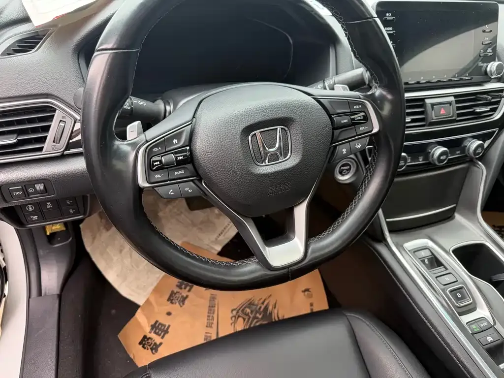Honda Accord — фото 8