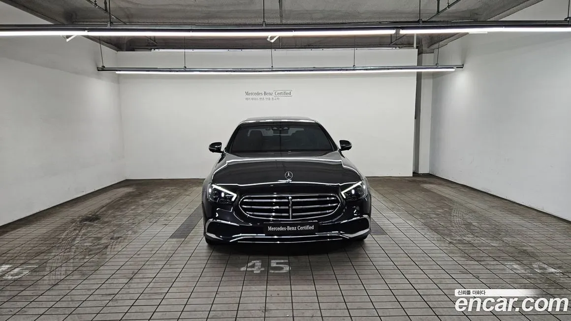 Mercedes-Benz E-Class — фото 6
