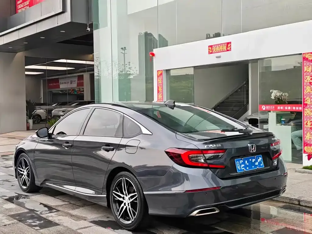 Honda Accord — фото 10